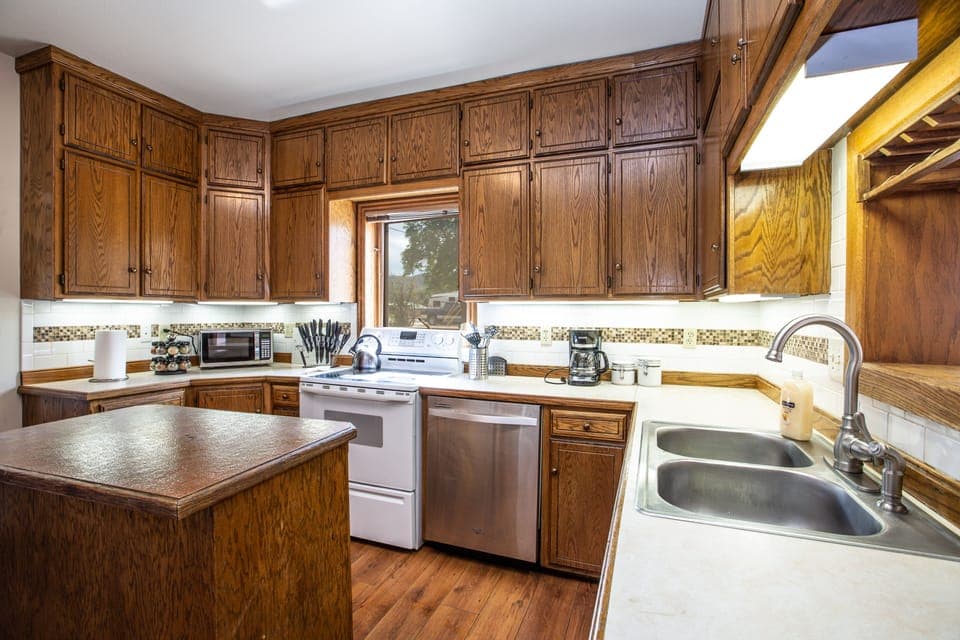 Another view of kitchen.