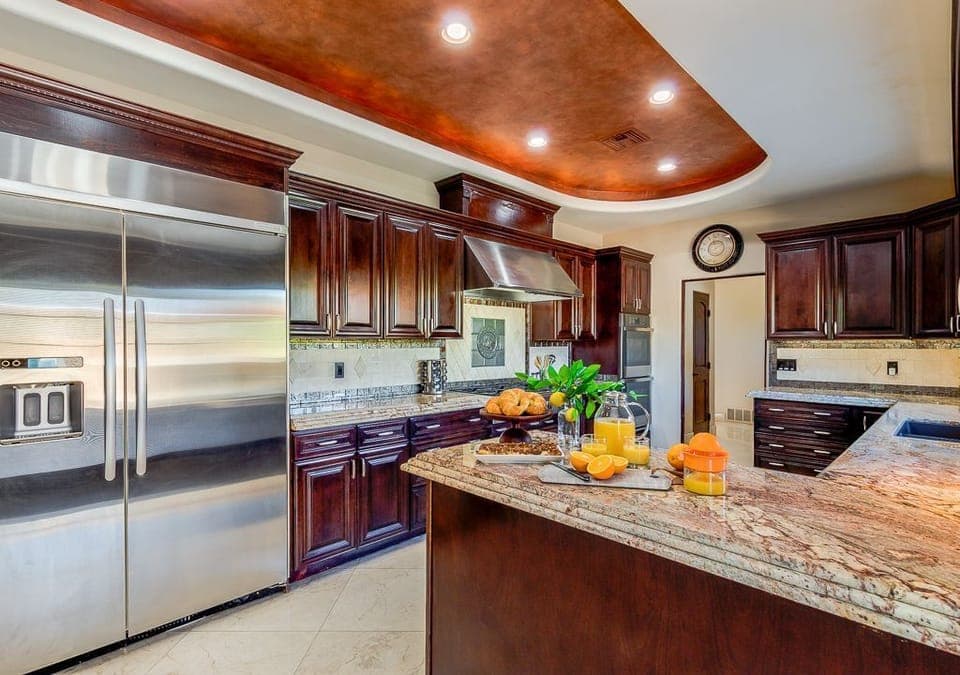 Plenty of spave to prepare food for family or friends