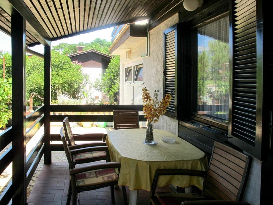 Property, Room, Building, Interior Design, House, Porch, Furniture, Real Estate, Architecture, Home