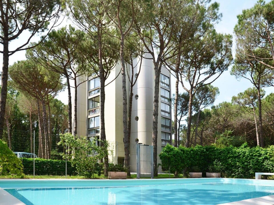 Property, Swimming Pool, House, Building, Real Estate, Residential Area, Tree, Architecture, Home, Leisure