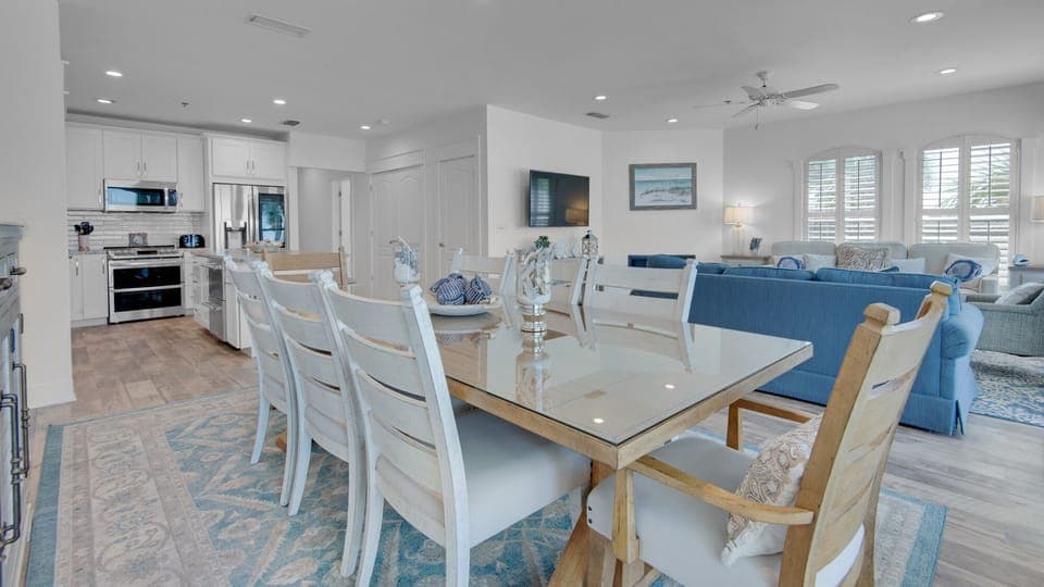 Villas at Sunset Beach B201 Dining Area