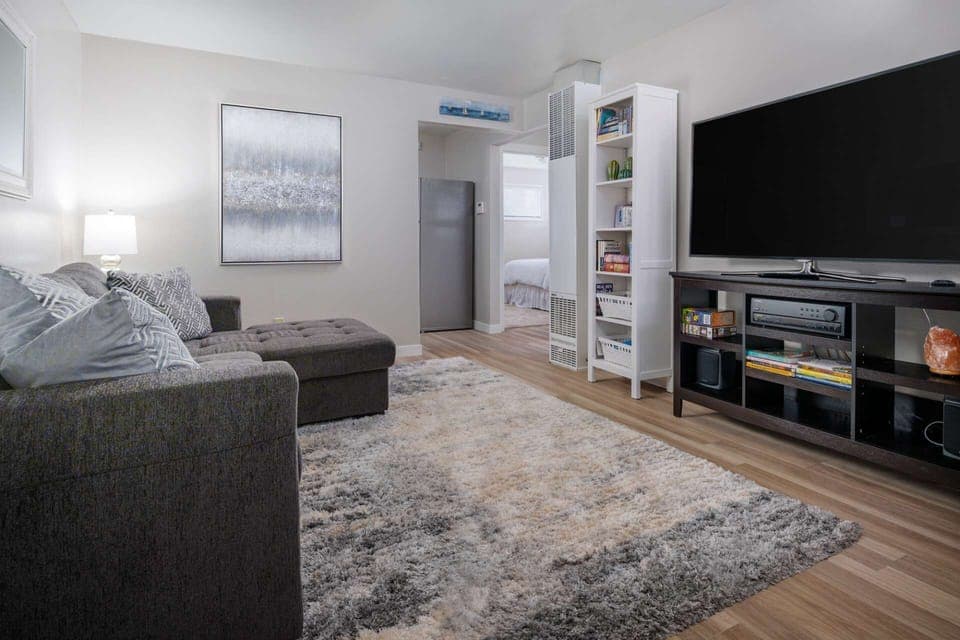 Welcome to Walnut Bungalow East! Please enjoy this charming rental in the heart of Hillsboro.