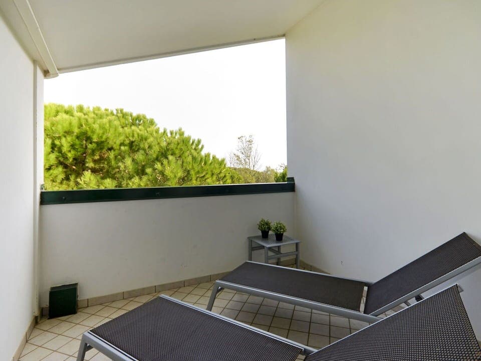 Property, Architecture, Room, Building, Balcony, House, Real Estate, Daylighting, Interior Design, Roof