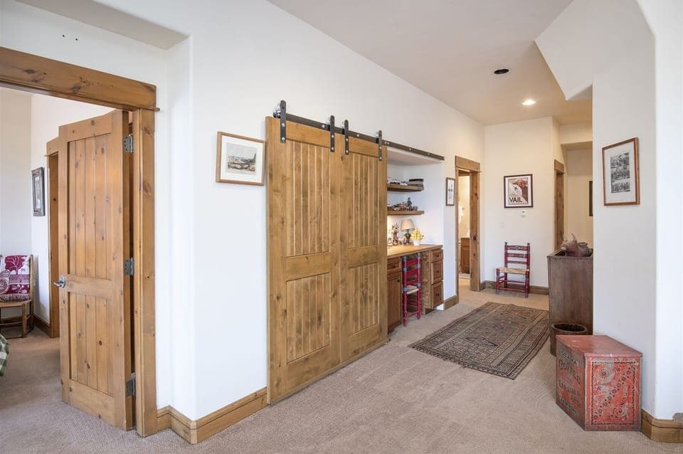 Arrowhead 5 bed house w/ skier shuttle to lift