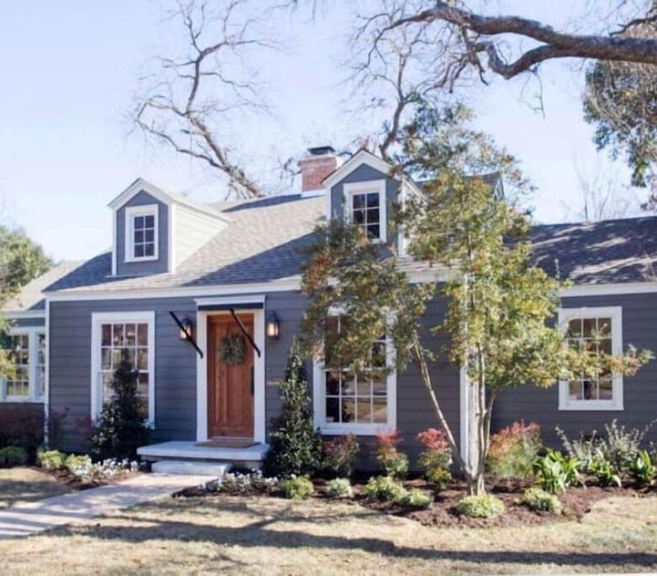 The Baby Blue Cottage, Fixer Upper Season 3