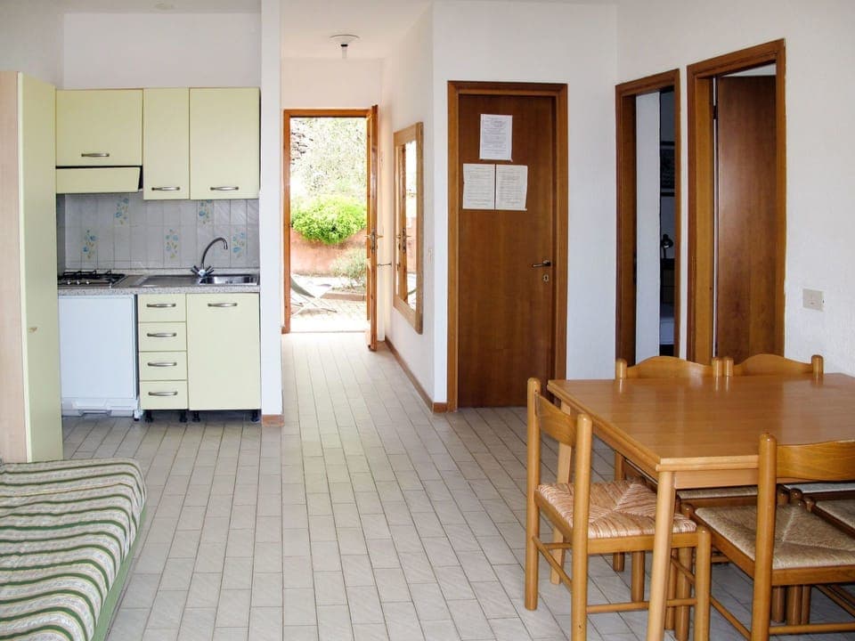 Room, Property, Furniture, Floor, Building, House, Interior Design, Table, Real Estate, Door