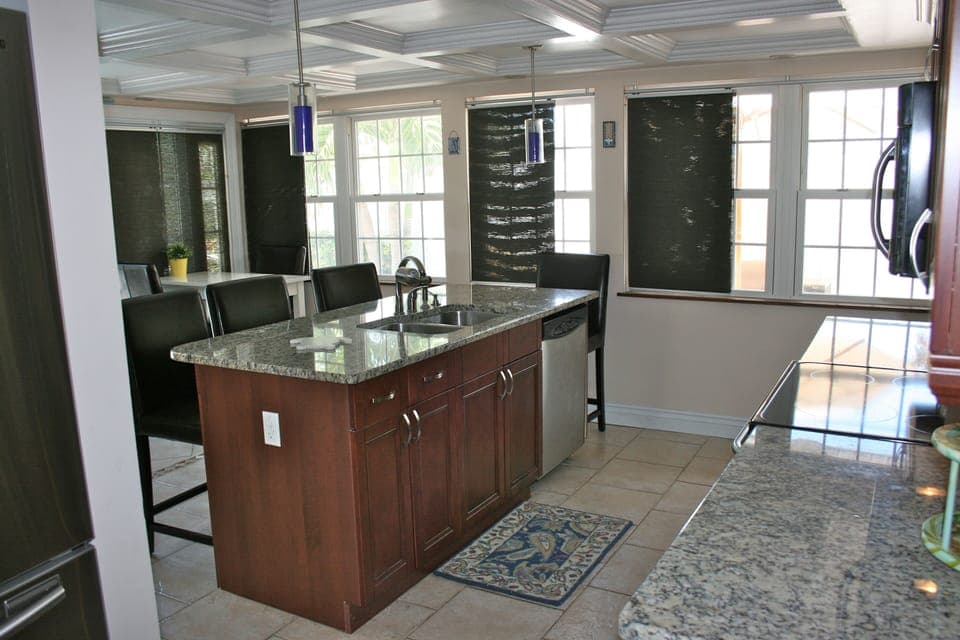 Entry to kitchen