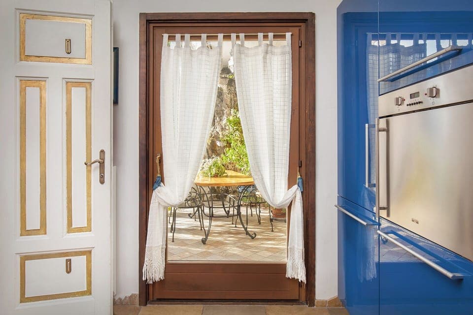 b3a82766-9ac2-4b74-a258-e17a70c3f94f