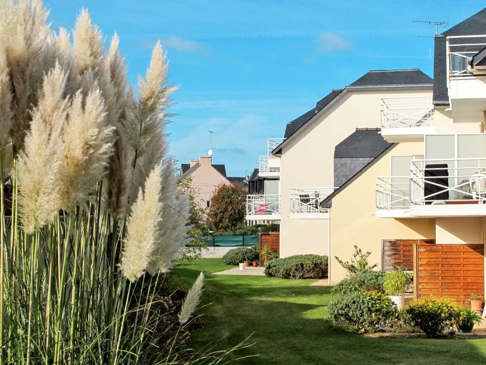 Residential Area, Property, House, Home, Grass, Real Estate, Tree, Neighbourhood, Grass Family, Building