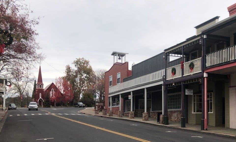 Private Balcony just steps from the Historic Red Church, Shopping and Restaurant
