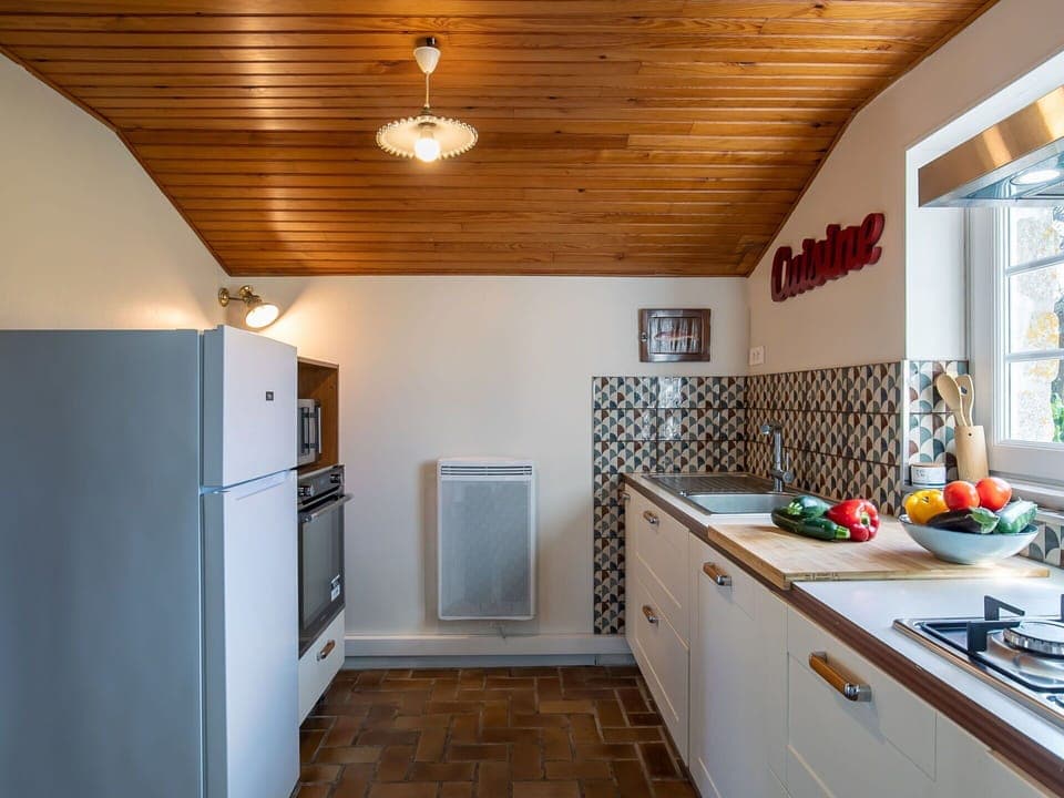 Cabinetry, Property, Window, Countertop, Wood, Kitchen Appliance, Kitchen, Sink, Interior Design, Flooring