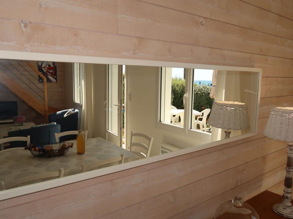 Property, Bathtub, Window, Plumbing Fixture, Wood, Interior Design, Houseplant, Flooring, Floor, Shade