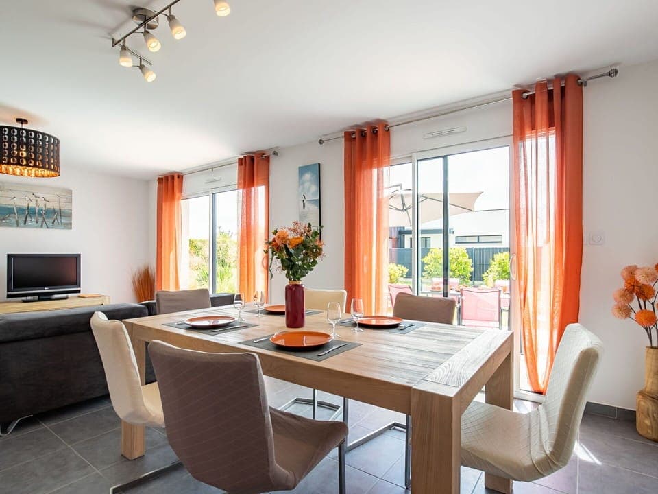 Table, Furniture, Property, Plant, Window, Houseplant, Wood, Chair, Orange, Building