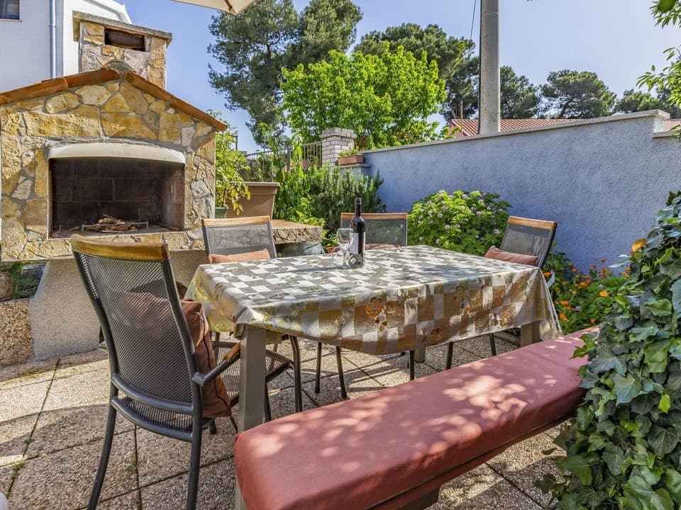 Plant, Furniture, Table, Property, Chair, Outdoor Table, Building, Outdoor Furniture, Wood, Interior Design