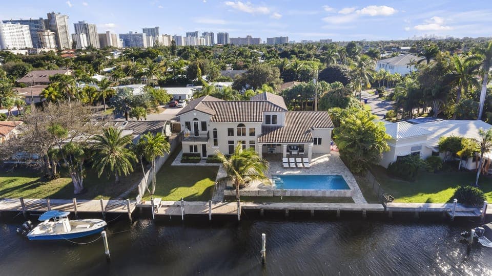 90’ waterfront dockage