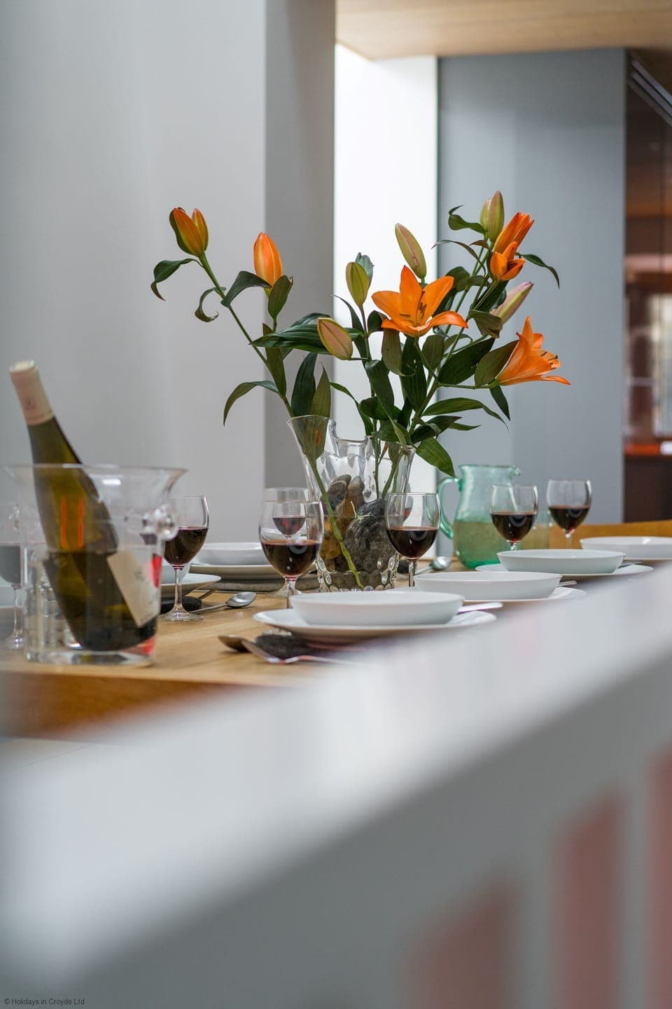 Dining table to seat 10, for some memorable mealtimes.