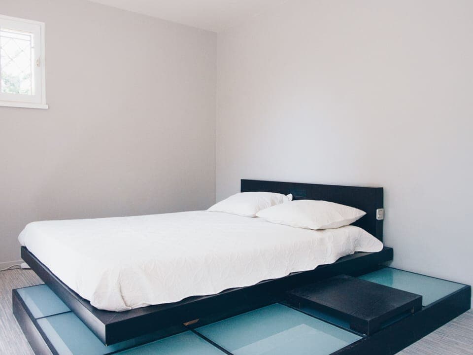 Bedroom with a double bed 