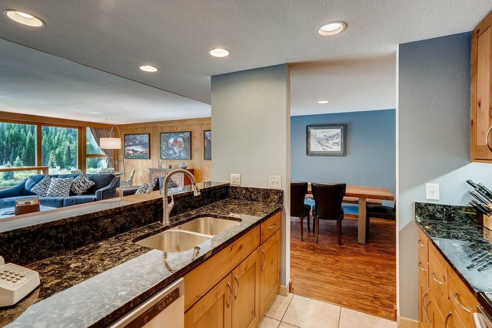 Flooring, Indoors, Room, Floor, Hardwood