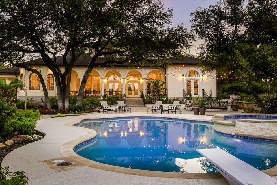 NEWLY RENOVATED POOL WITH SPA ADDED THAT SEATS 10!