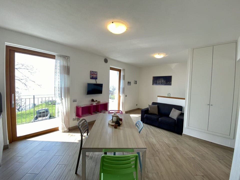 Sky, Plant, Building, Property, Window, Tree, Slope, Land Lot, House, Urban Design