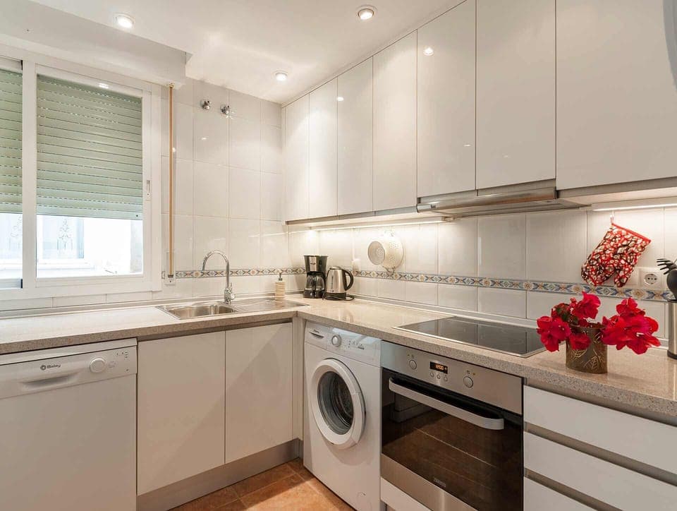 Fully equipped kitchen for self-catering holiday