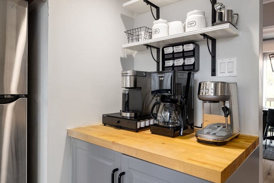 Coffee station with drip, Keurig and espresso machine - everything is provided!