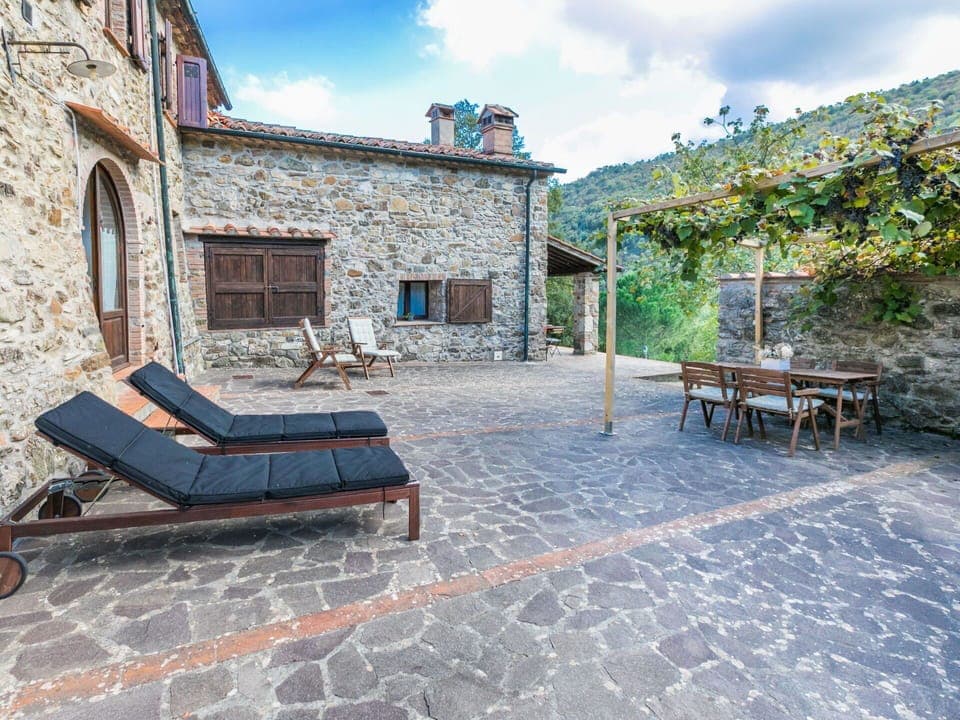 Water, Sky, Azure, Cloud, Coastal And Oceanic Landforms, Lake, Leisure, Resort Town, Beach