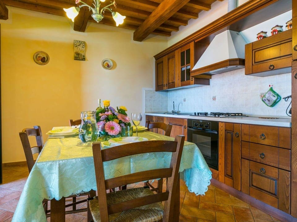 Flower, Furniture, Cabinetry, Property, Table, Countertop, Chair, Drawer, Interior Design, Lighting