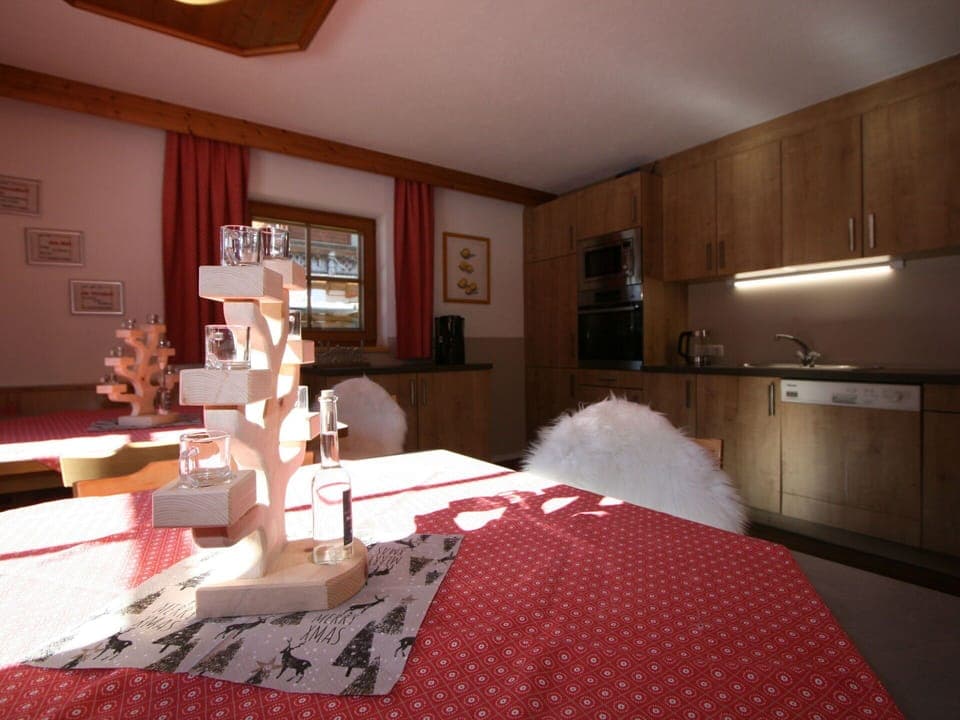 Furniture, Property, Cabinetry, Comfort, Interior Design, Wood, Flooring, Floor, Building, Curtain