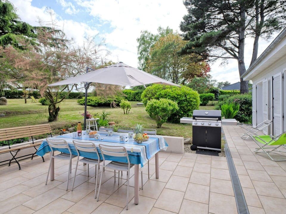 Plant, Sky, Property, Furniture, Table, Flowerpot, Building, Tree, Shade, Outdoor Table