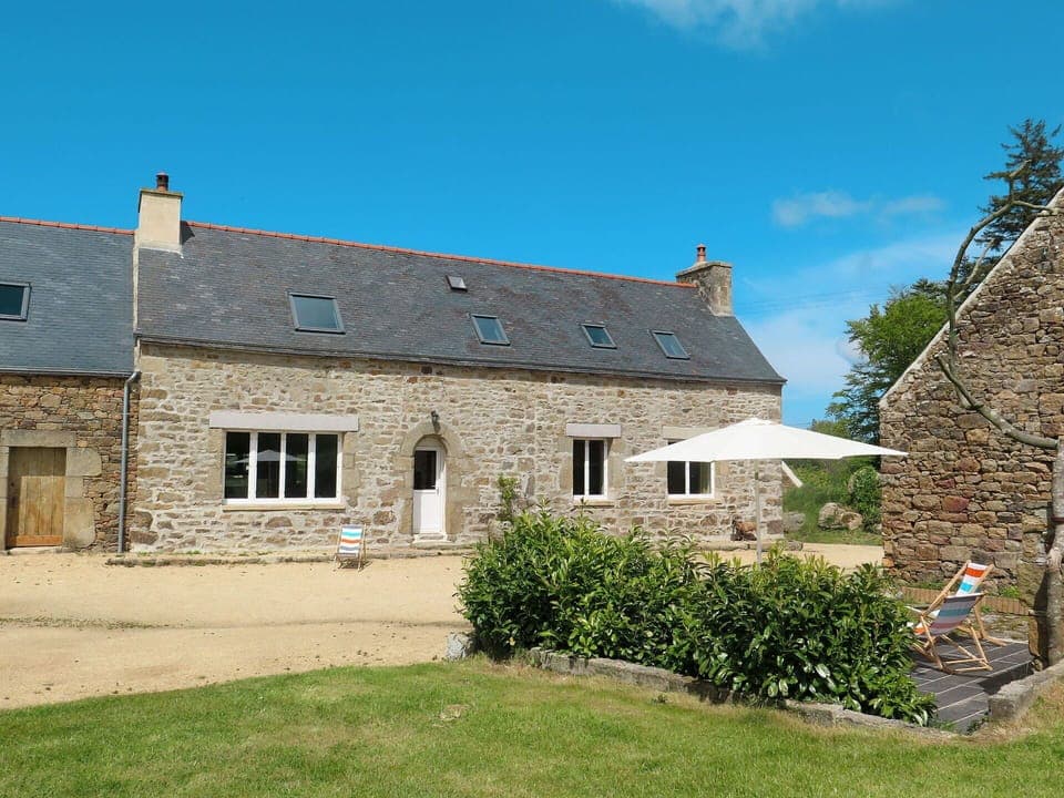 Property, House, Cottage, Building, Home, Farmhouse, Roof, Real Estate, Estate, Rural Area