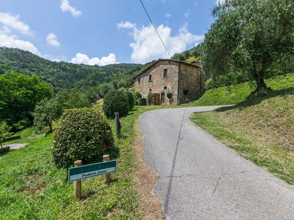 Cloud, Plant, Sky, Property, Building, Natural Landscape, Tree, Land Lot, Vegetation, House
