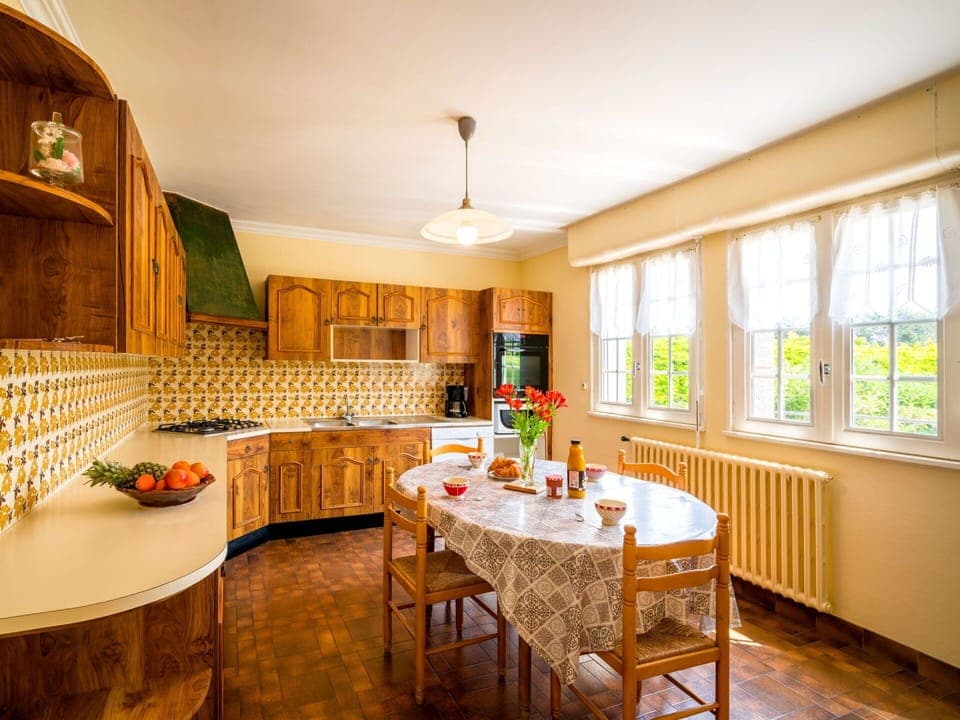 Table, Furniture, Property, Window, Cabinetry, Chair, Wood, Kitchen, Interior Design, Floor