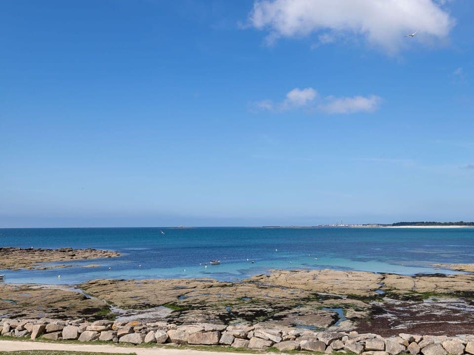 Water, Sky, Cloud, Ecoregion, Coastal And Oceanic Landforms, Natural Landscape, Horizon, Wind Wave, Beach, Landscape