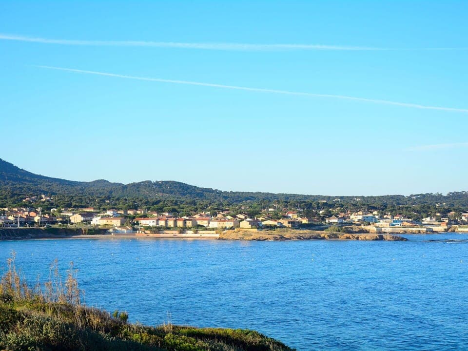 Sky, Water, Water Resources, Blue, Cloud, Plant, Natural Landscape, Mountain, Coastal And Oceanic Landforms, Bank