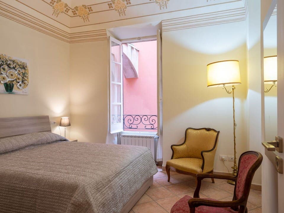 Furniture, Property, Building, Comfort, Wood, Interior Design, Lighting, Textile, Flooring, Lamp