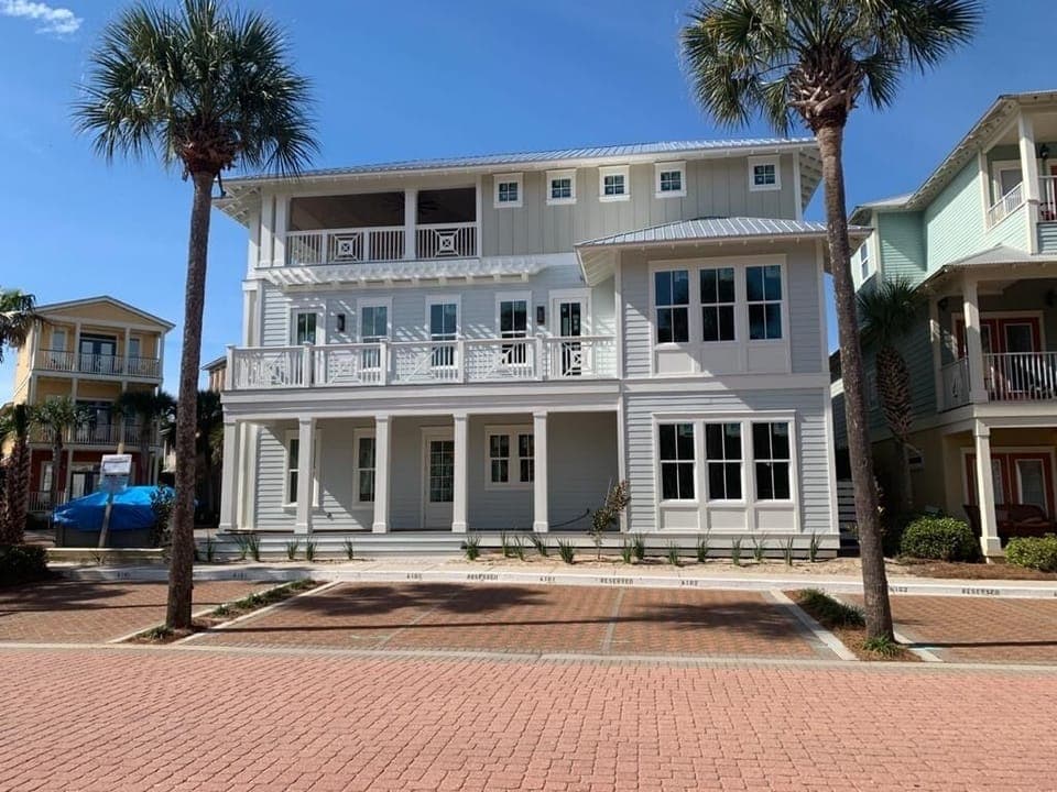 SeaLily.
Brand New Custom Home.