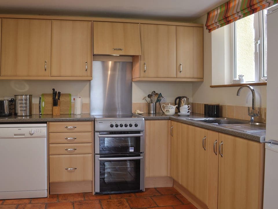 Kitchen | Orchard Cottage - Orchard Farm, Bideford