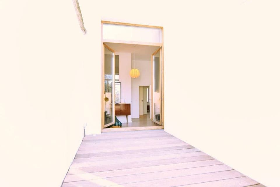 The sunset terrace: view on the living room of the first floor
