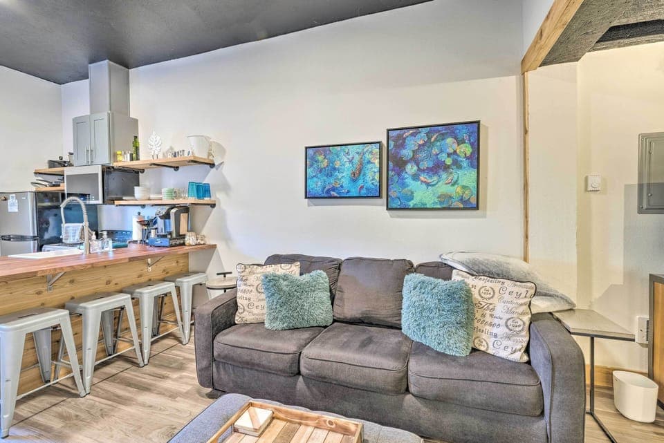 Long Beach Vacation Rental Studio | 1 BA | 500 Sq Ft | Single Story