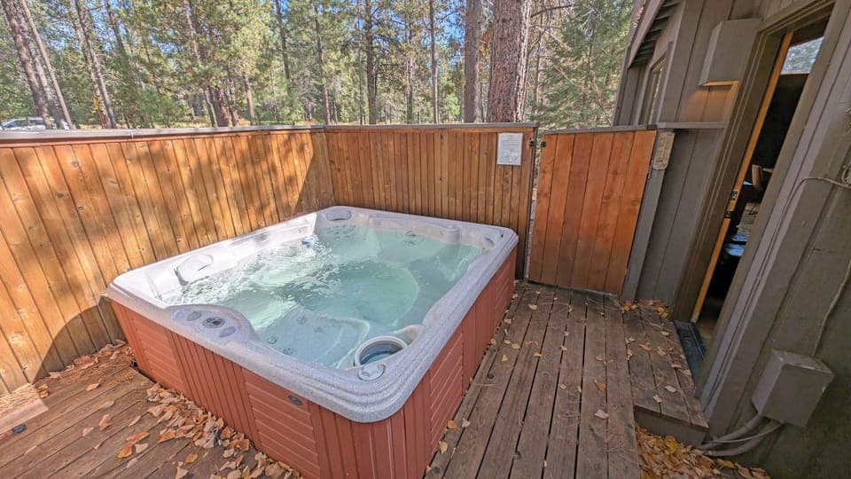Salishan 5 - Hot Tub