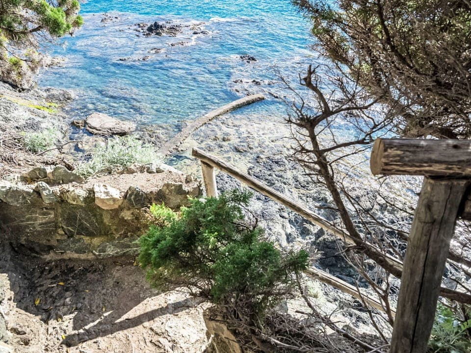 Rock, Coast, Coastal And Oceanic Landforms, Sea, Shore, Ocean, Bedrock, Bay, Tropics, Beach