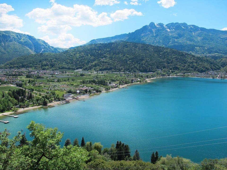 Water, Cloud, Sky, Mountain, Water Resources, Azure, Tree, Natural Landscape, Lake, Plant