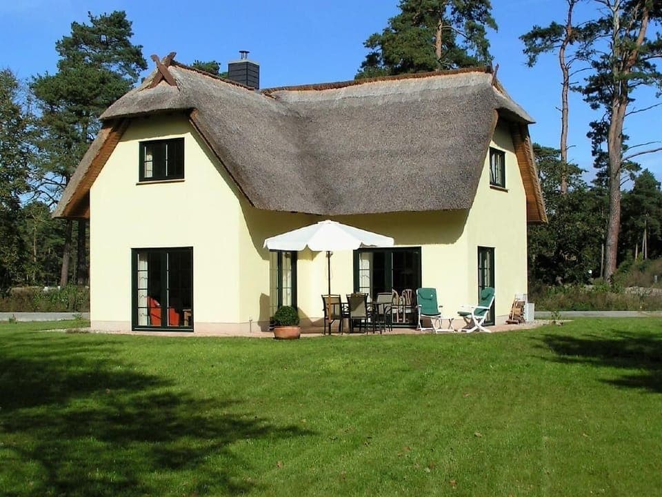 External view of the building. Picture 1