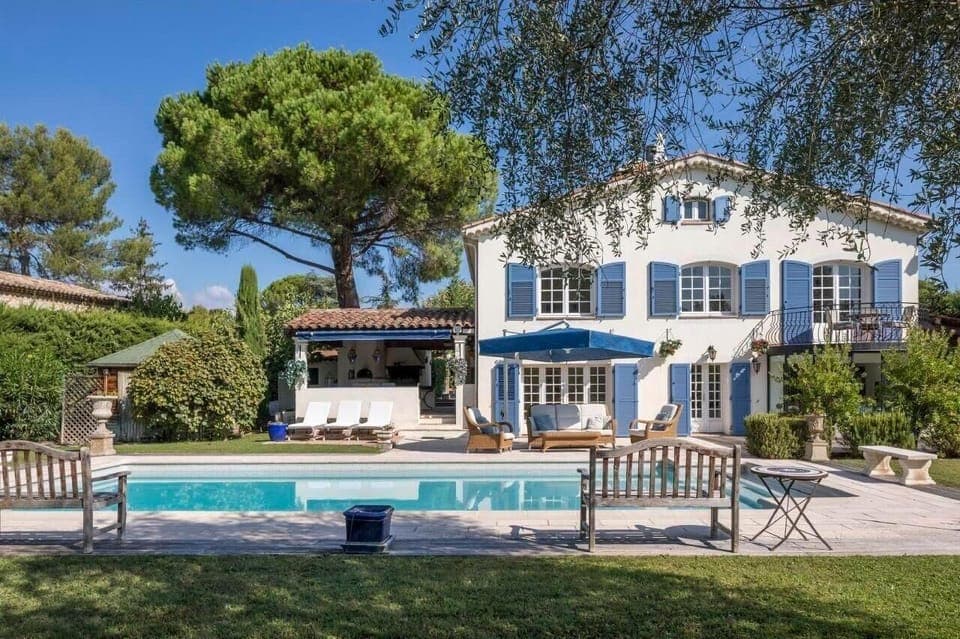 Luxurious family villa in Mougins