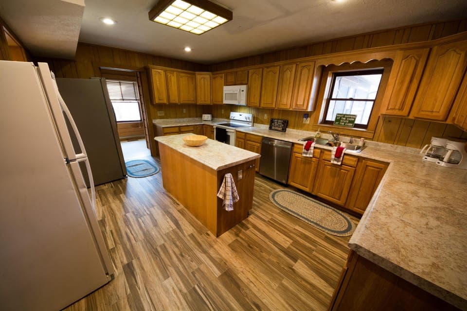 Huge kitchen for large cooking up a mess of food.