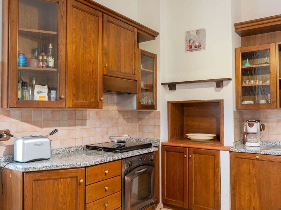 Cabinetry, Countertop, Furniture, Property, Kitchen Appliance, Kitchen, Building, Home Appliance, Shelf, Wood