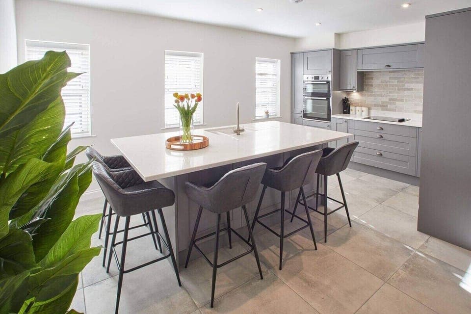 Lemonade Arch, Whitby - Host & Stay