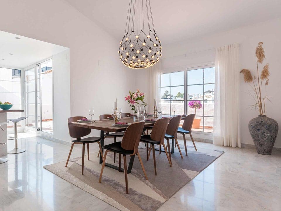 Romantic getaway in rental penthouse, San Pedro