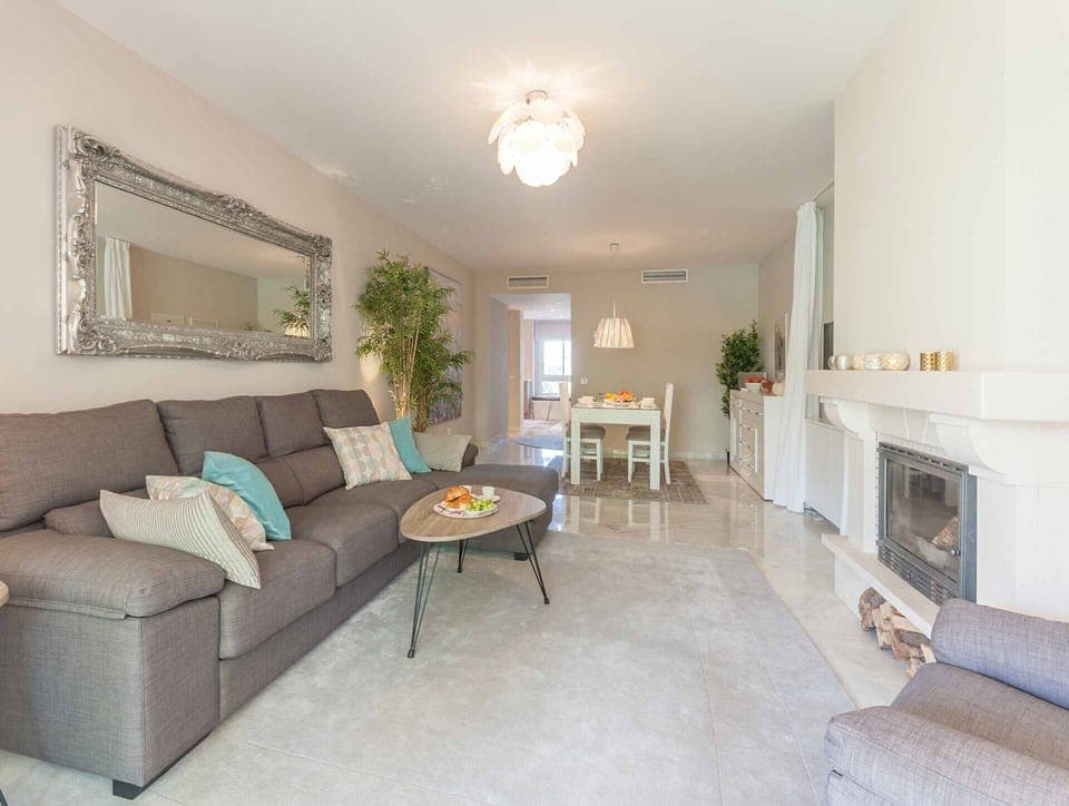 Top end lounge in romantic getaway holiday rental